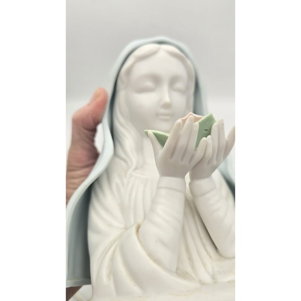 Vintage Madonna Mary Holding Flower Porcelain Lighted Nightlight  - Works - Picture 9 of 12